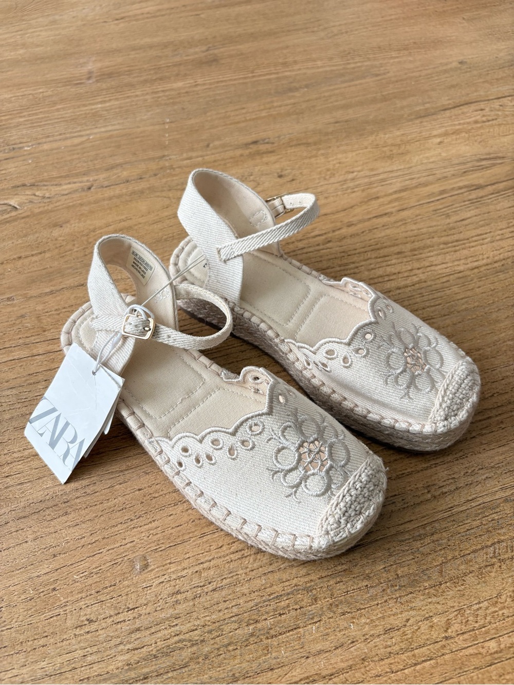 NWT Zara Girl Embroidered Espadrilles Cream Size 1